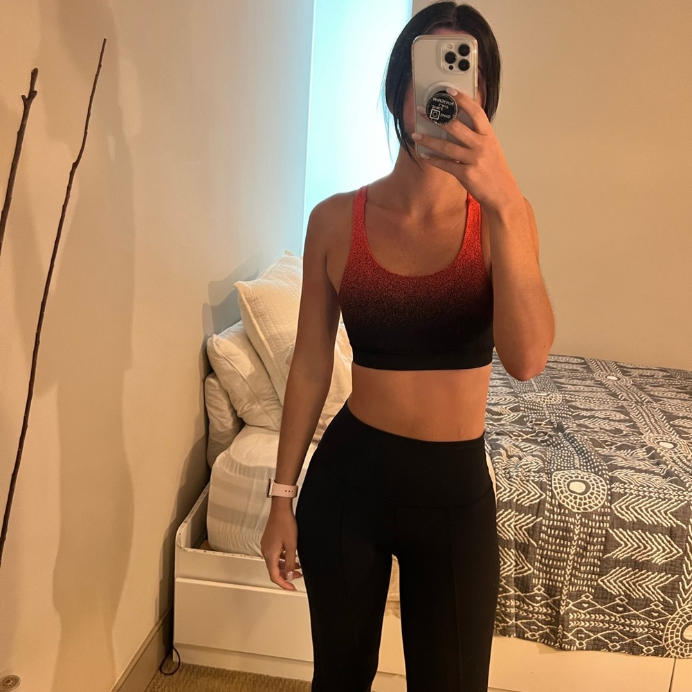 Lululemon sports bra